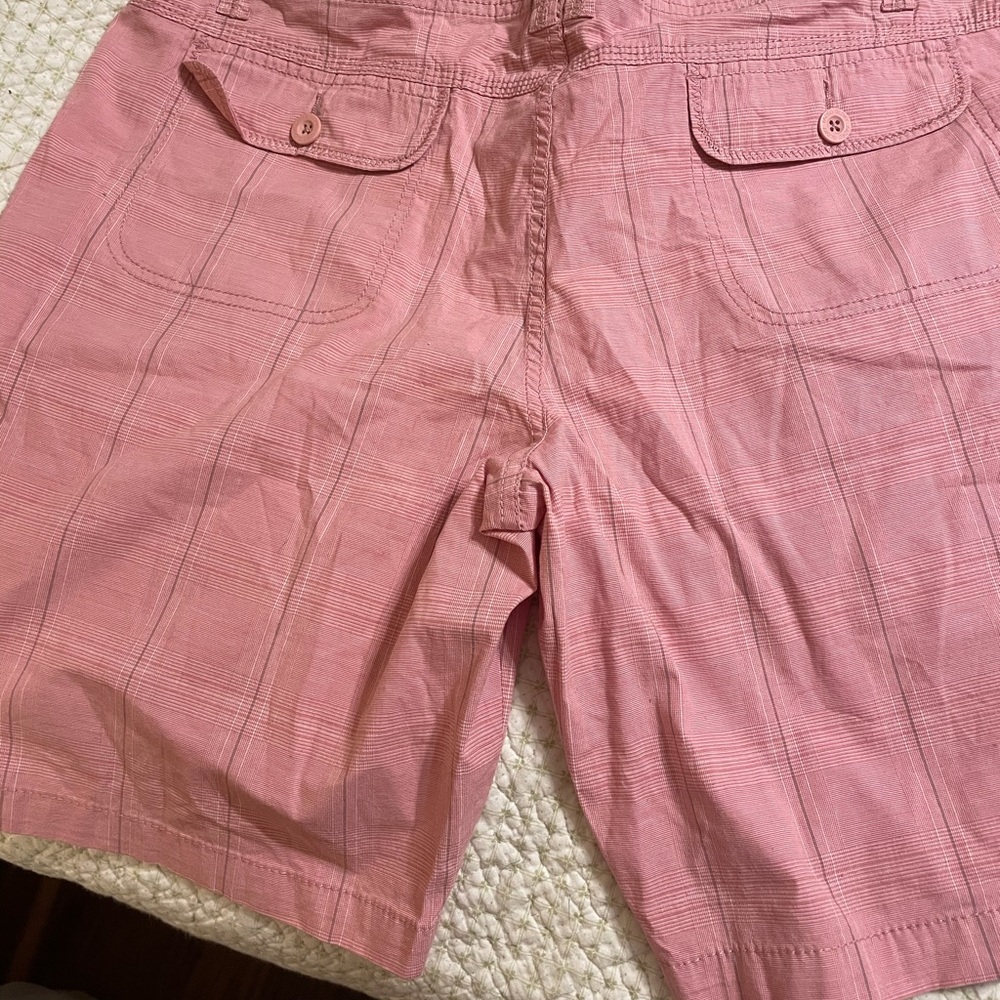 Shorts - Picture 5 of 9